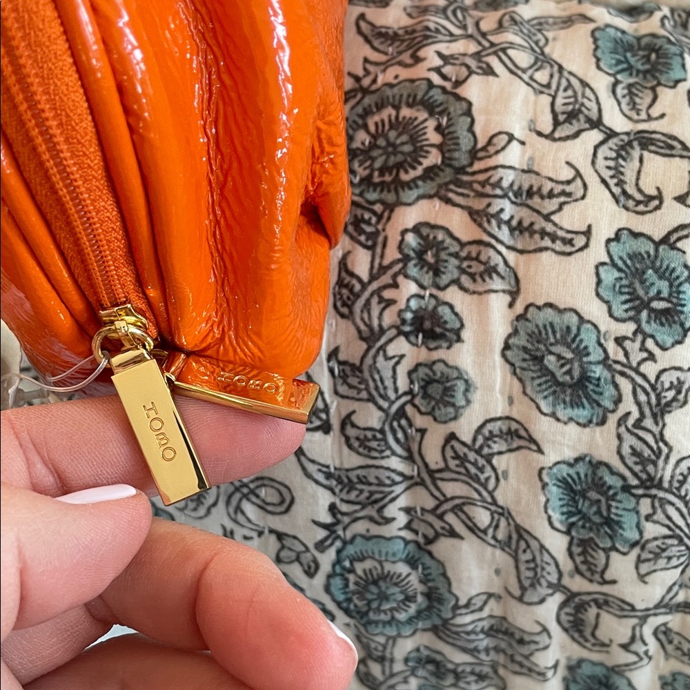 NWT $65 HOBO International Vibrant Patent Orange Clutch Makeup Accessories - Picture 5 of 16